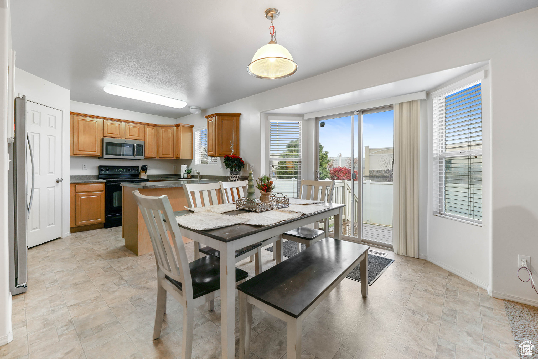 1033 E Wyndom Way, Layton, Utah image 4