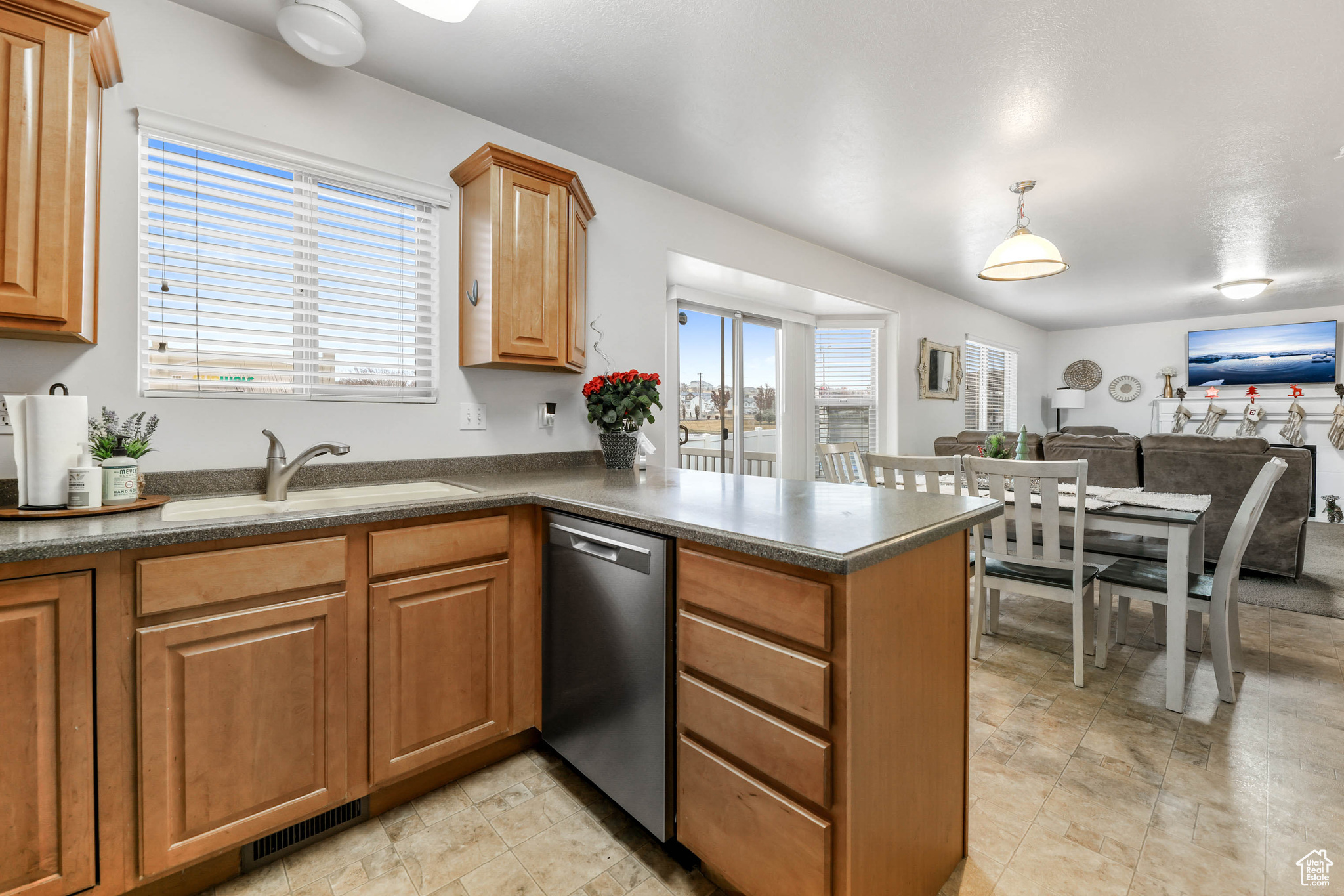 1033 E Wyndom Way, Layton, Utah image 5