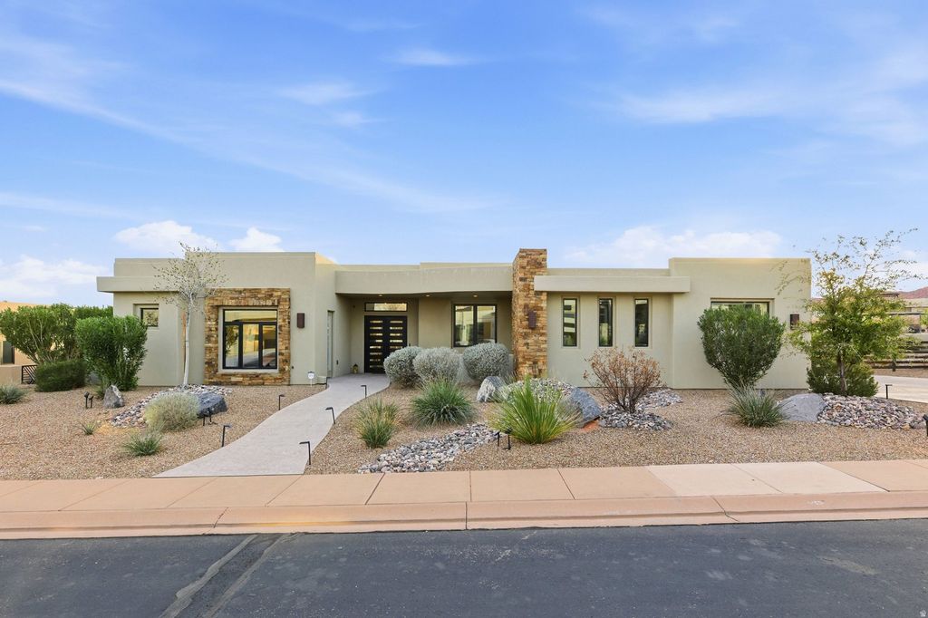 Photo of 2217 W BASALT CIR #1025, Saint George, UT 84770 (MLS # 2138350)
