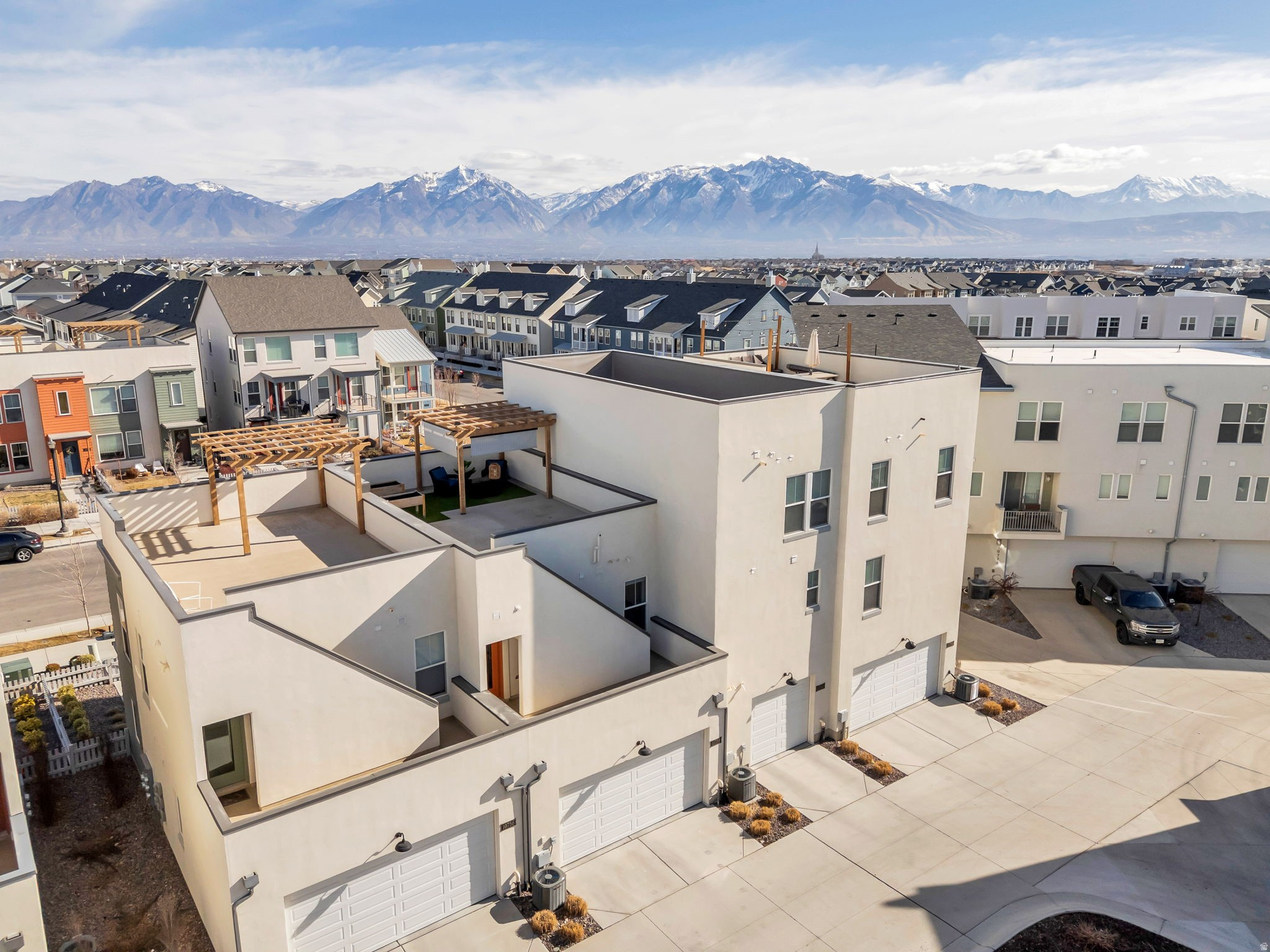 DAYBREAK - Residential