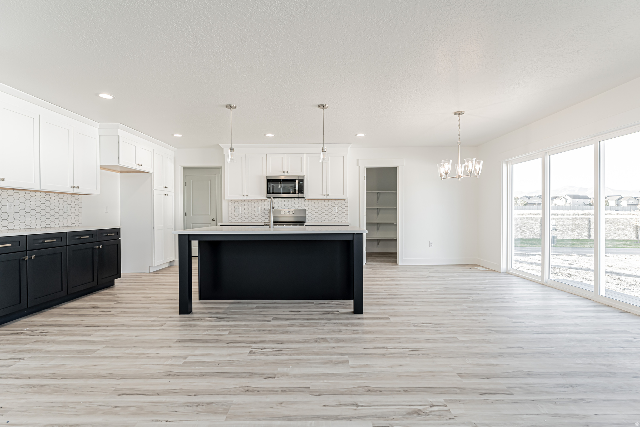 MOUNTAIN RIDGE - Residential