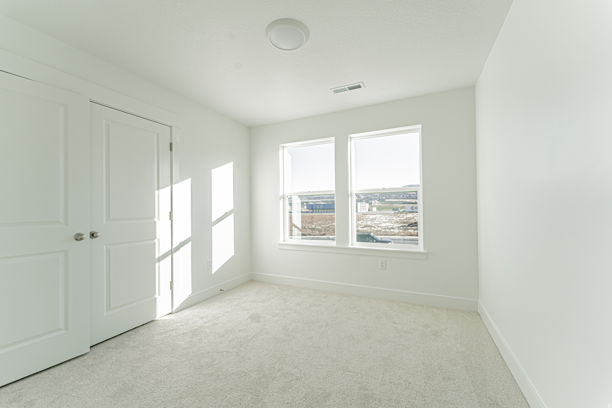 MOUNTAIN RIDGE - Residential