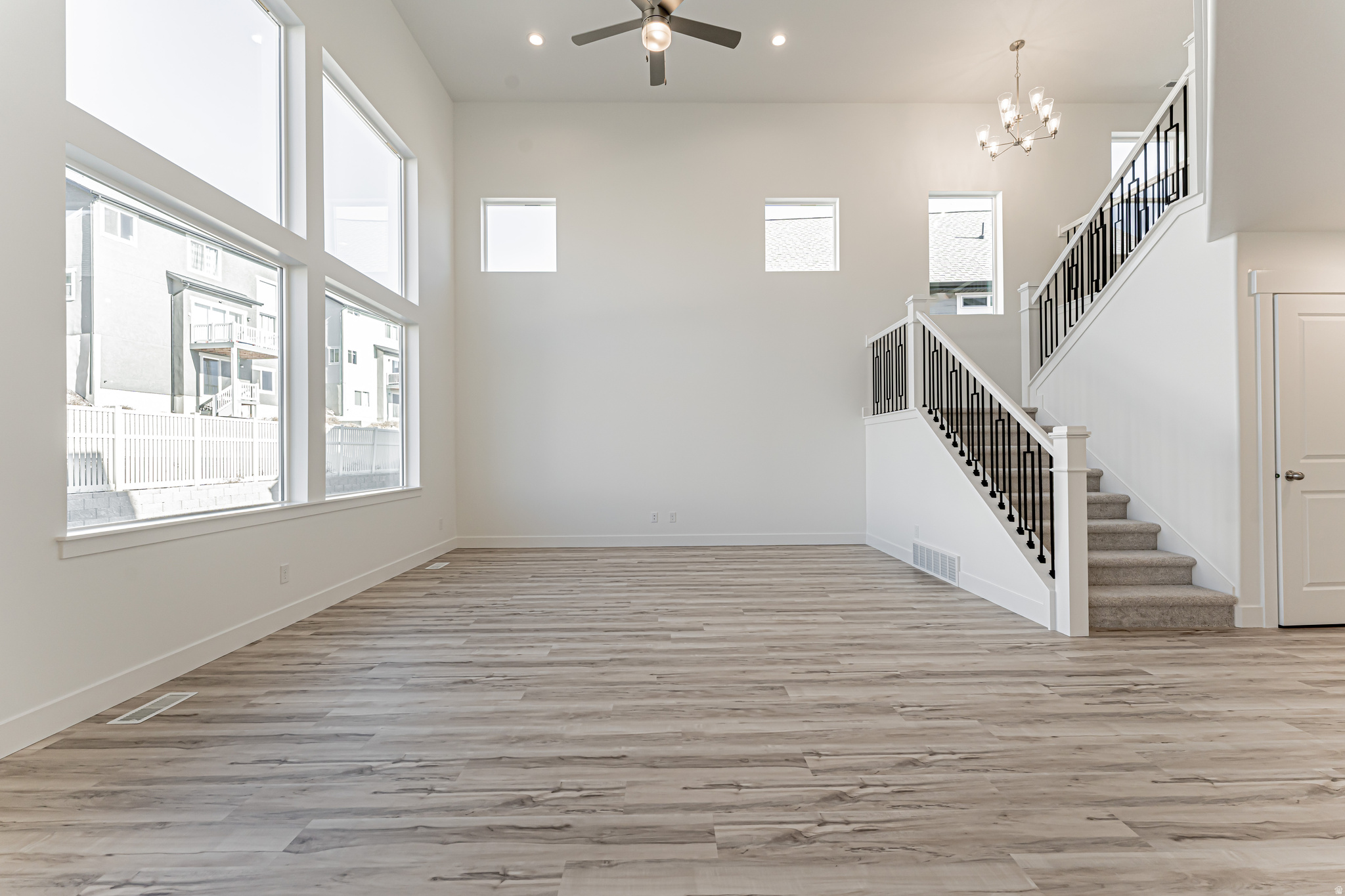 MOUNTAIN RIDGE - Residential