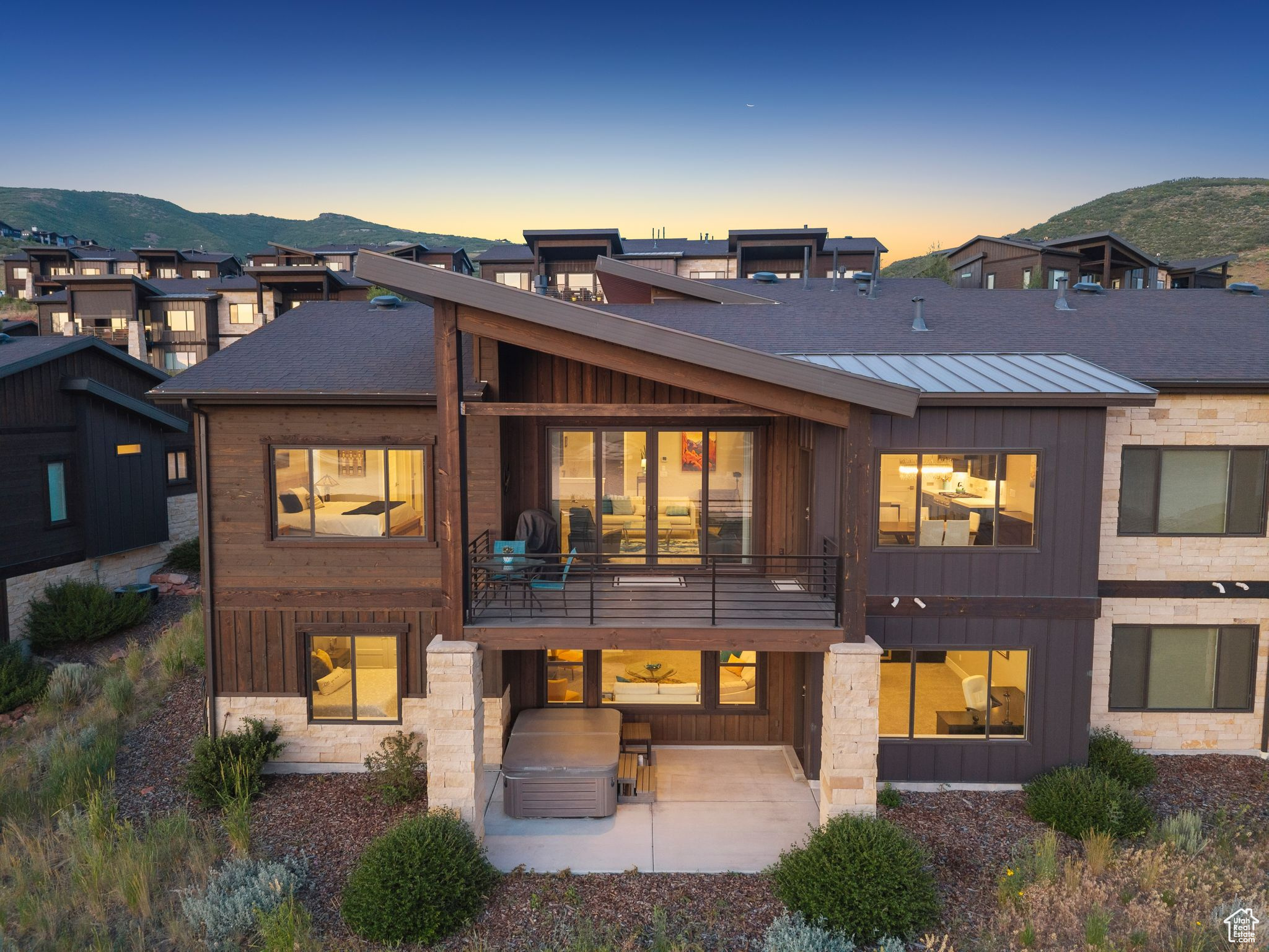 Hideout, Utah 84036, United States, 3 Bedrooms Bedrooms, ,2 BathroomsBathrooms,Residential,Pending,160387