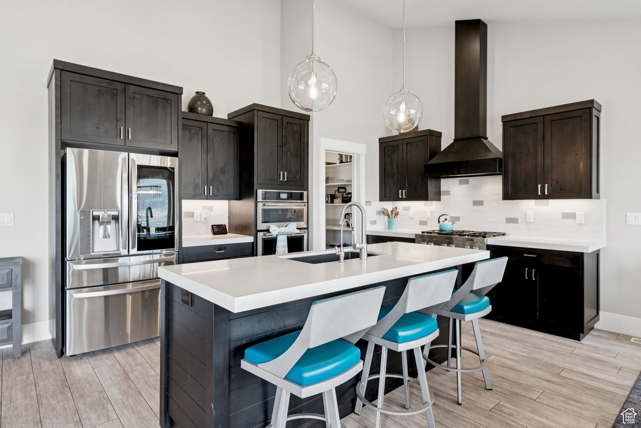 Hideout, Utah 84036, United States, 3 Bedrooms Bedrooms, ,2 BathroomsBathrooms,Residential,Pending,160387