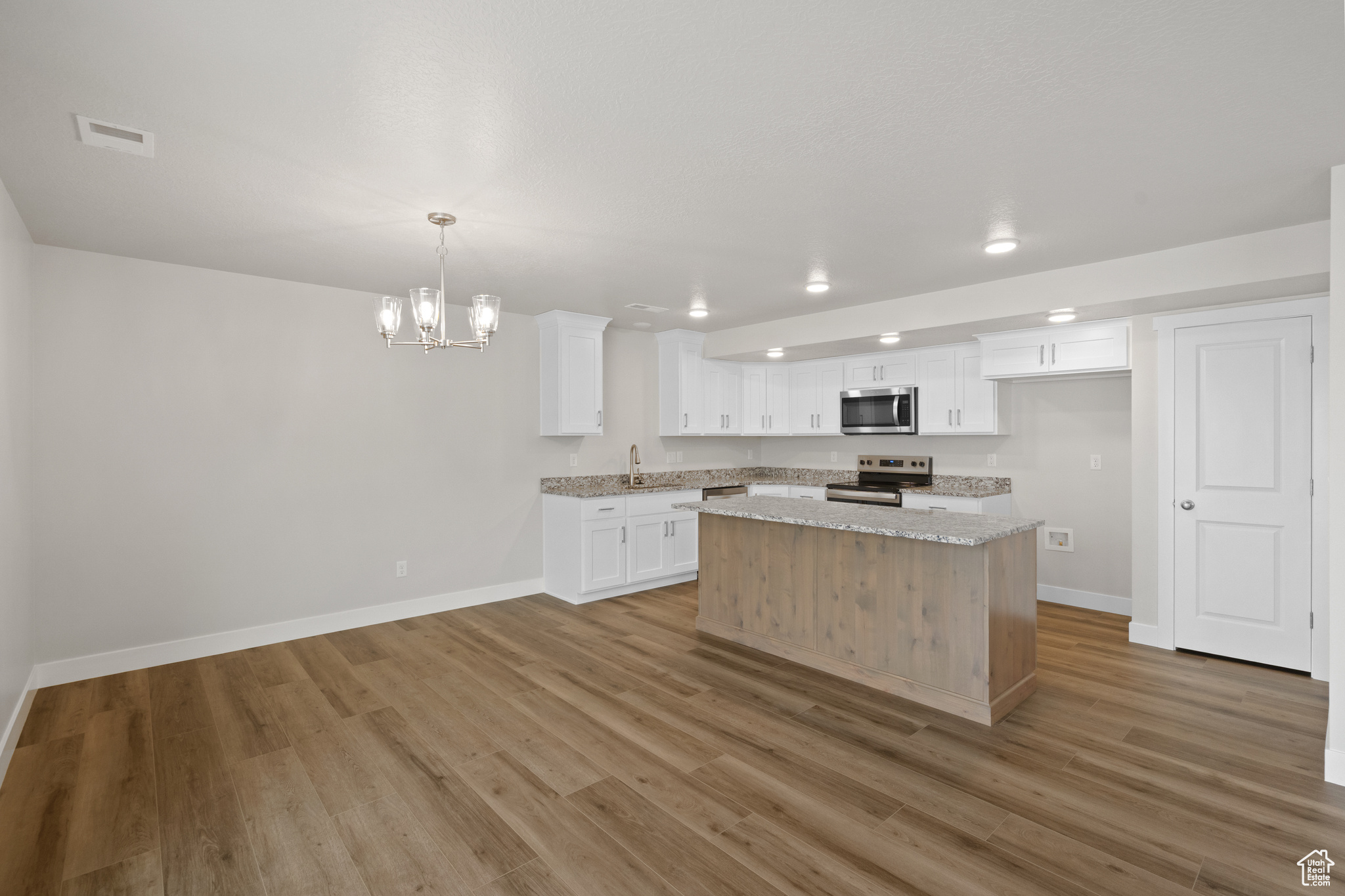 APPLE HOLLOW AT THE ORCHARDS - Residential