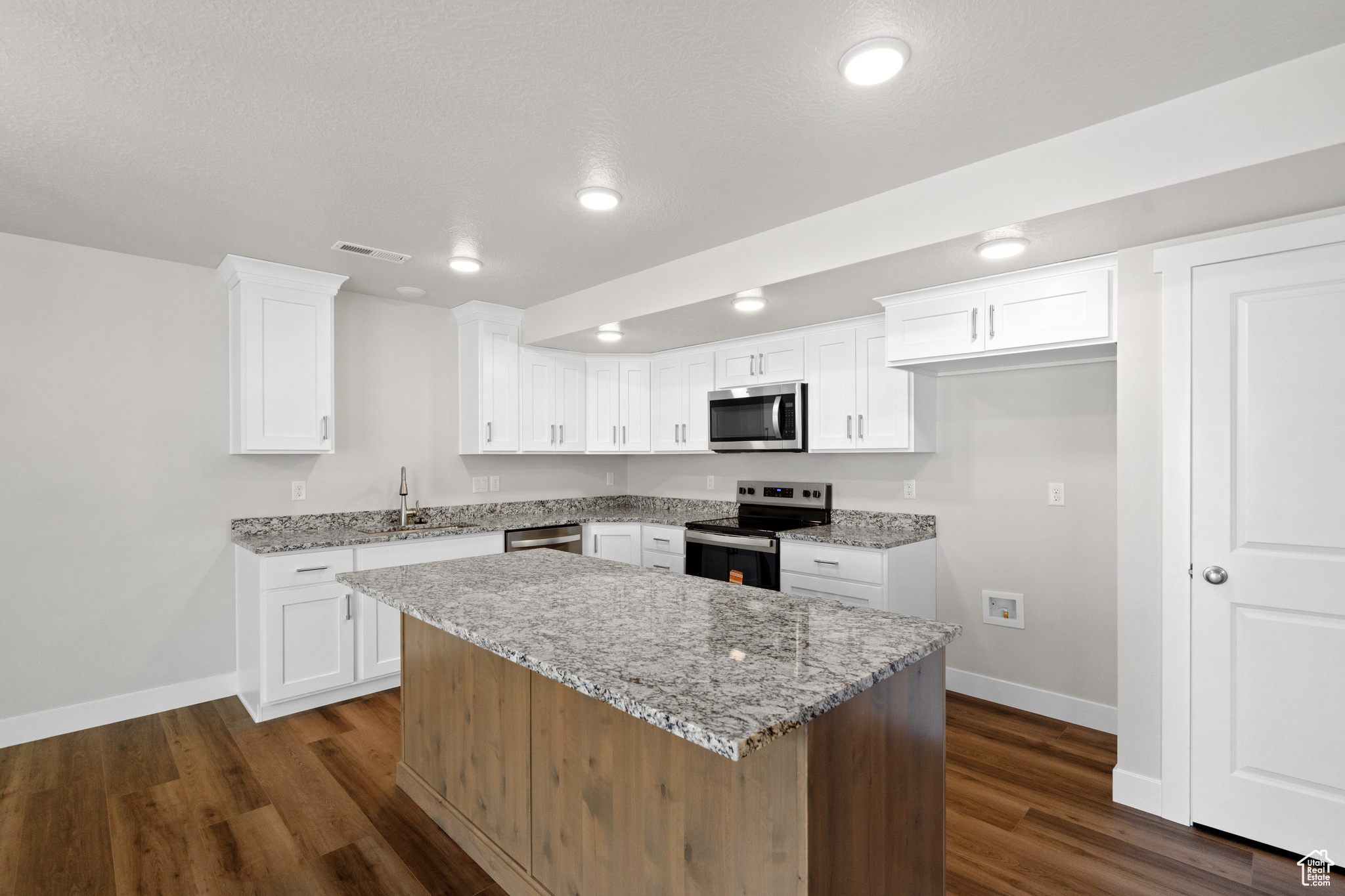 APPLE HOLLOW AT THE ORCHARDS - Residential