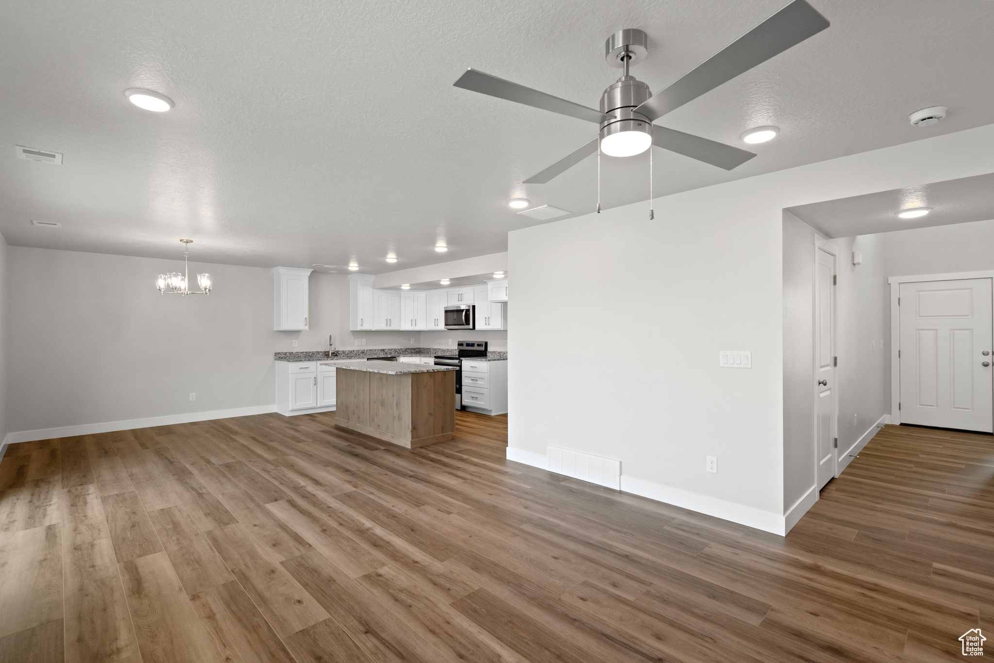 APPLE HOLLOW AT THE ORCHARDS - Residential