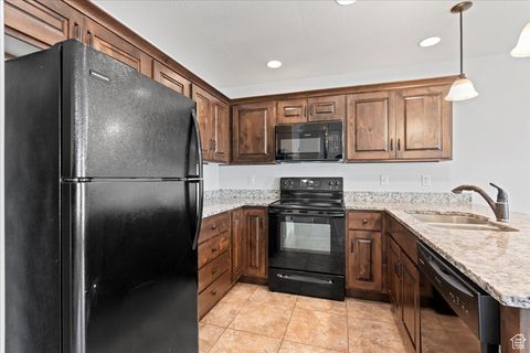 Tiny photo for 1142 W 2050 S, Syracuse, UT 84075 (MLS # 2117589)