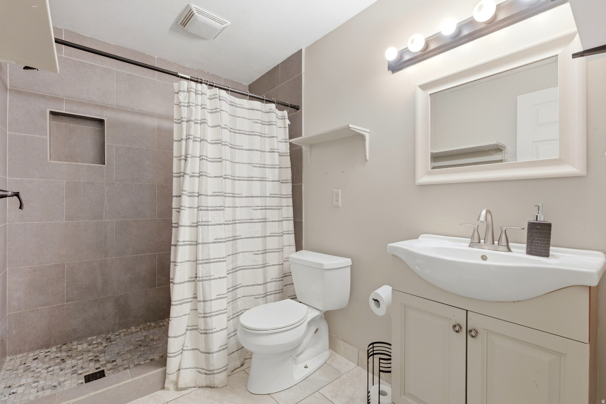 HUNTER VILLAGE PHASE 1 PLAT 3 - Residential