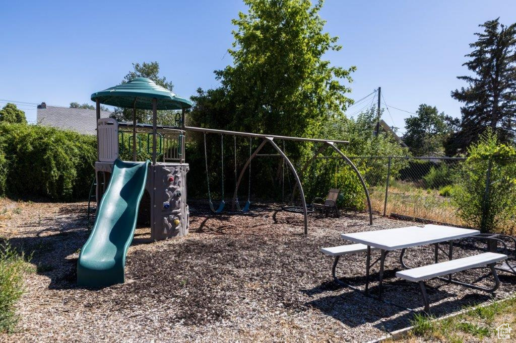 American Fork, Utah 84003, United States, 4 Bedrooms Bedrooms, ,2 BathroomsBathrooms,Residential,Active,170875