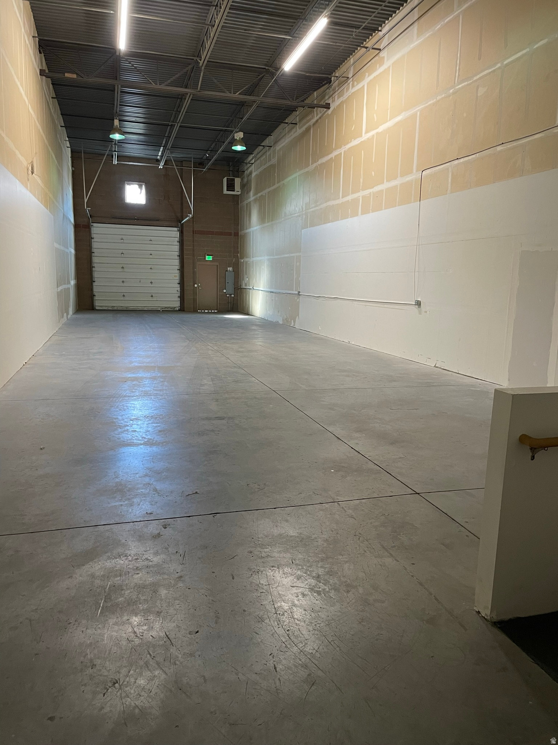 AF9 CONDO - Commercial Lease