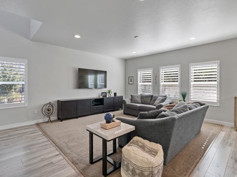 Tiny photo for 1053 BLACKSTONE DR, Fruit Heights, UT 84037 (MLS # 2178880)