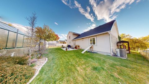 Tiny photo for 577 S 500 E, Santaquin, UT 84655 (MLS # 2120126)