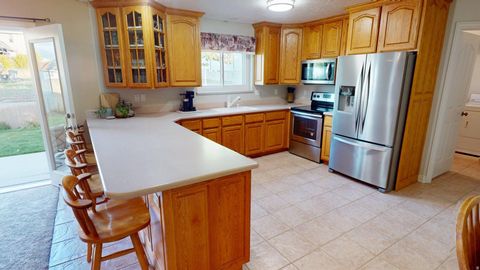 Tiny photo for 577 S 500 E, Santaquin, UT 84655 (MLS # 2120126)