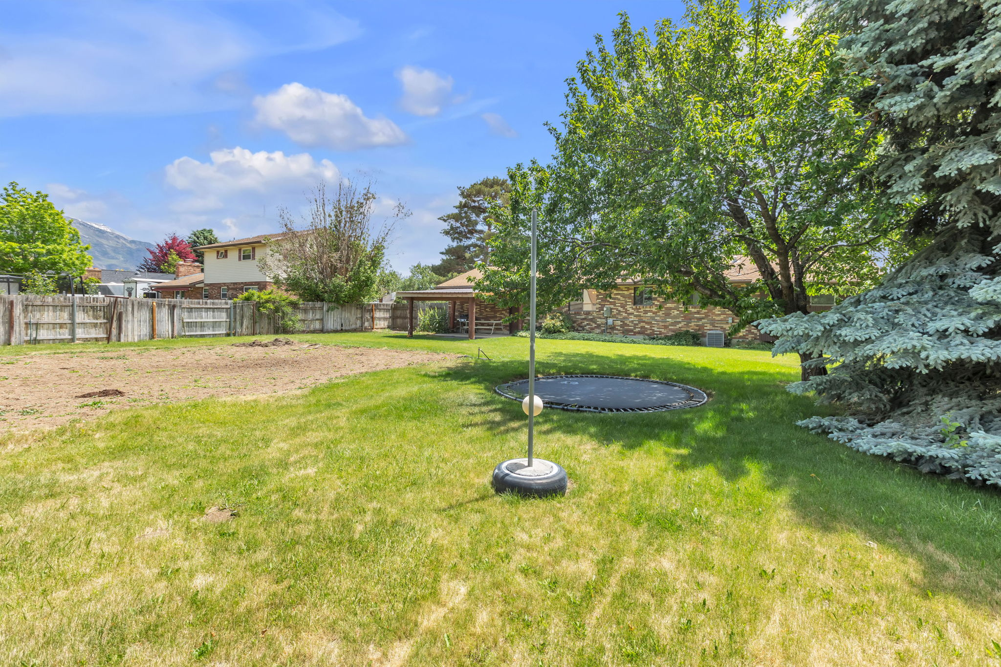 BROADLEAF PARK - Residential