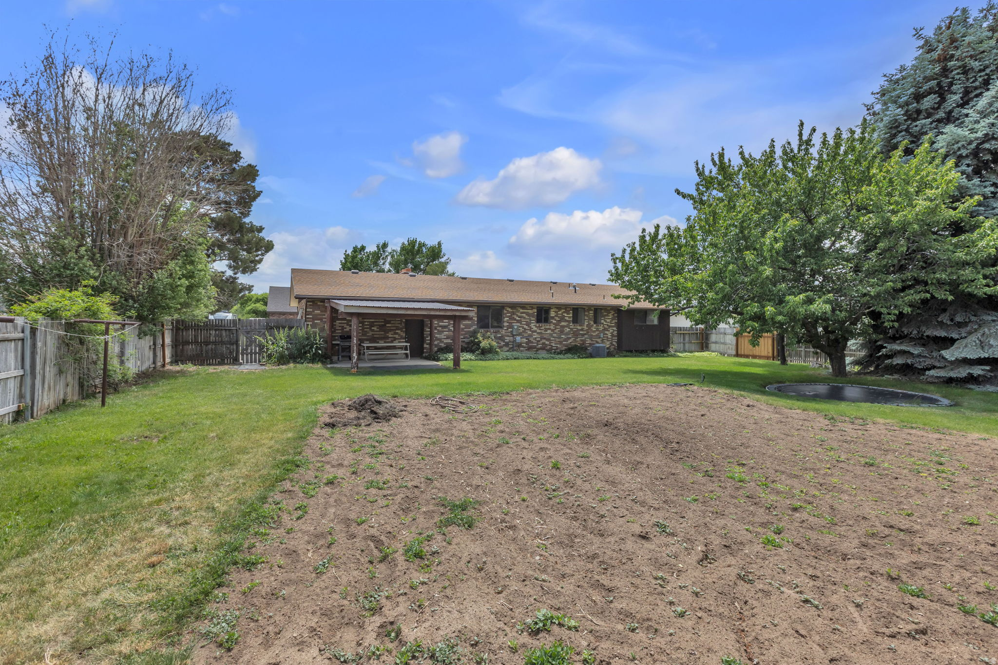 BROADLEAF PARK - Residential
