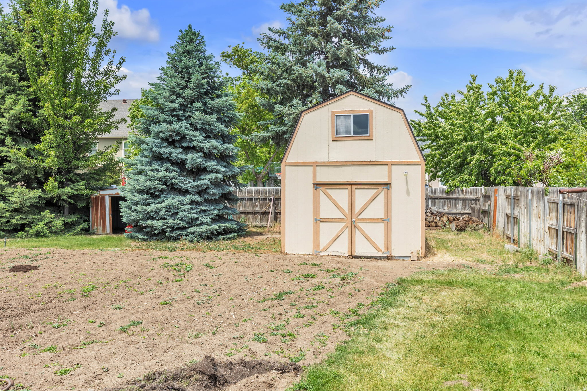 BROADLEAF PARK - Residential