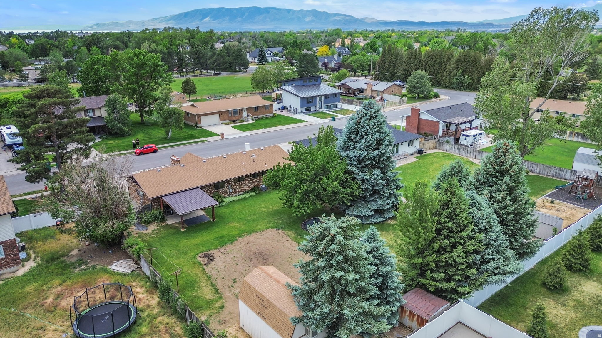 BROADLEAF PARK - Residential