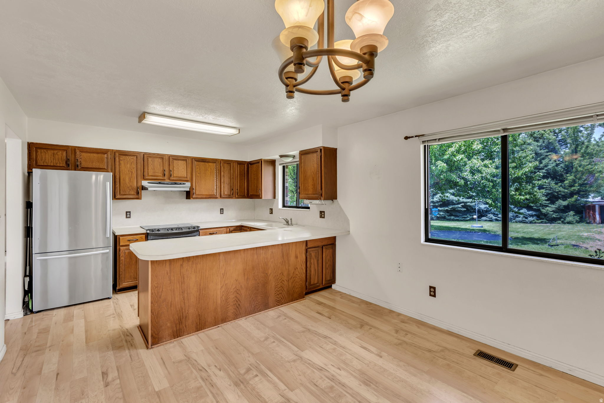 BROADLEAF PARK - Residential