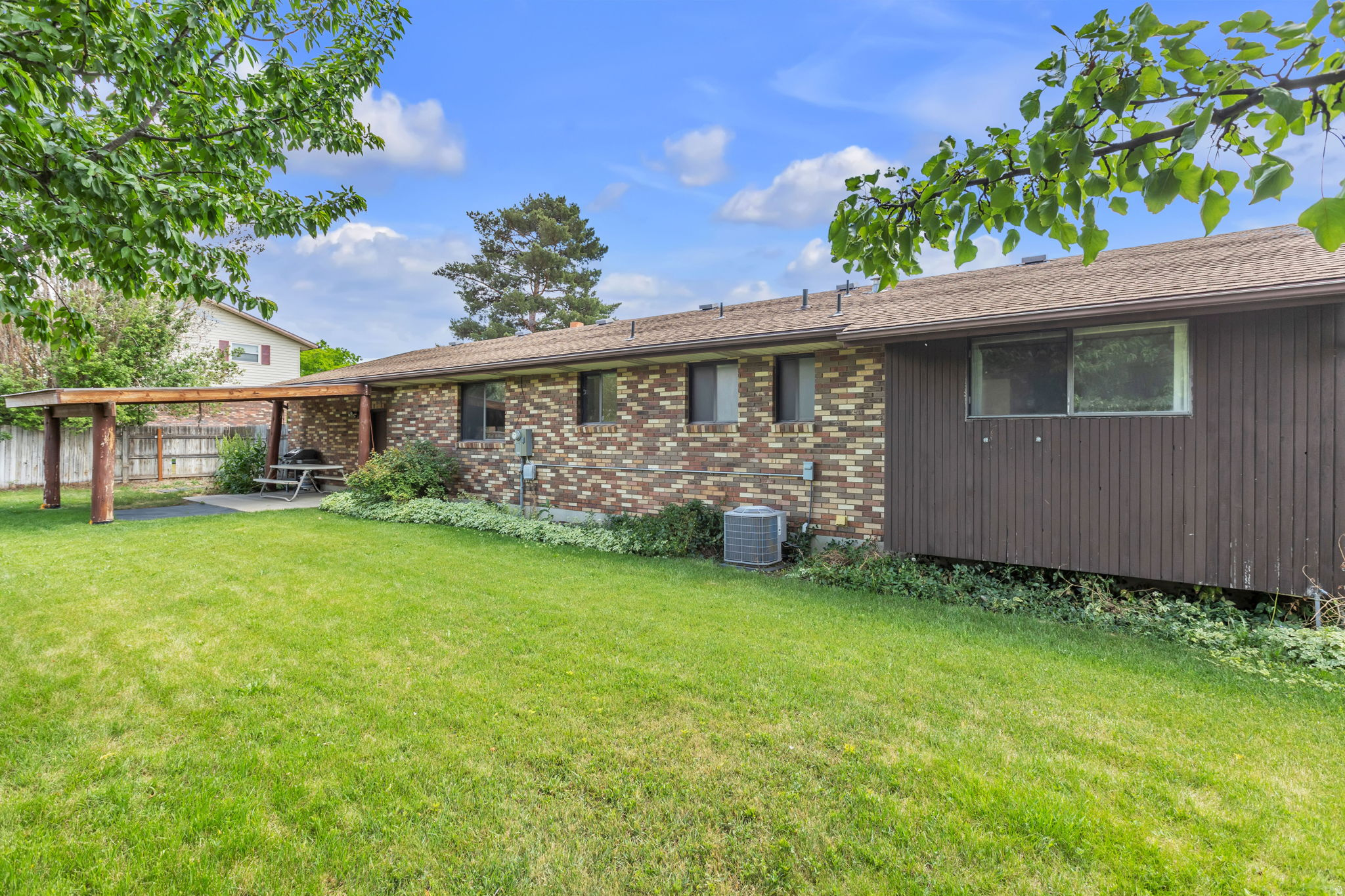 BROADLEAF PARK - Residential