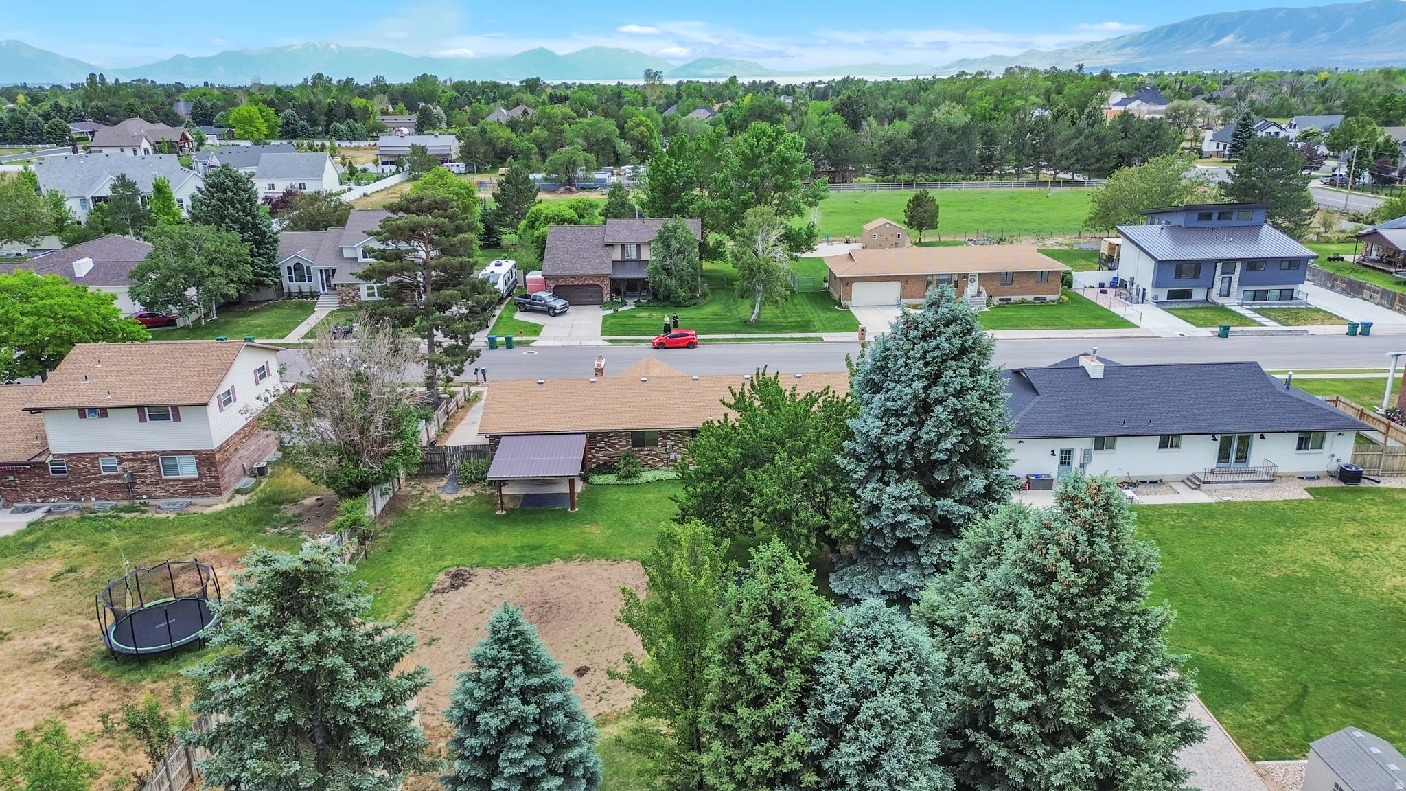 BROADLEAF PARK - Residential
