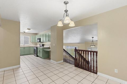 Tiny photo for 609 W SADDLEBROOK DR S, Payson, UT 84651 (MLS # 2141574)