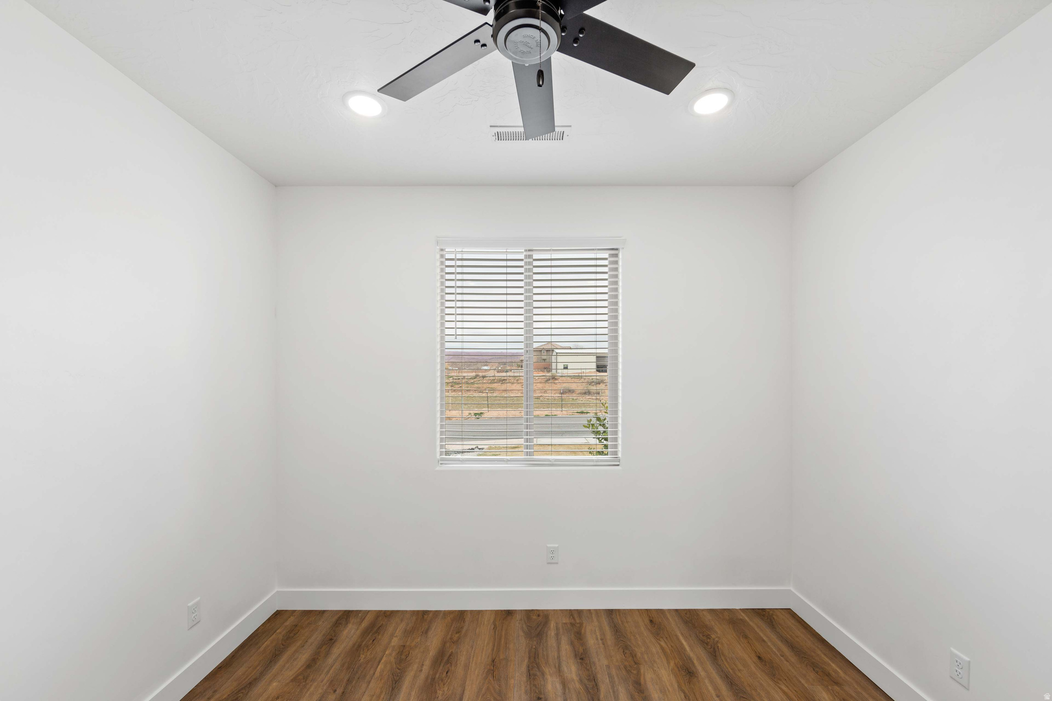 BRIDLE GATE ESTATES - Residential