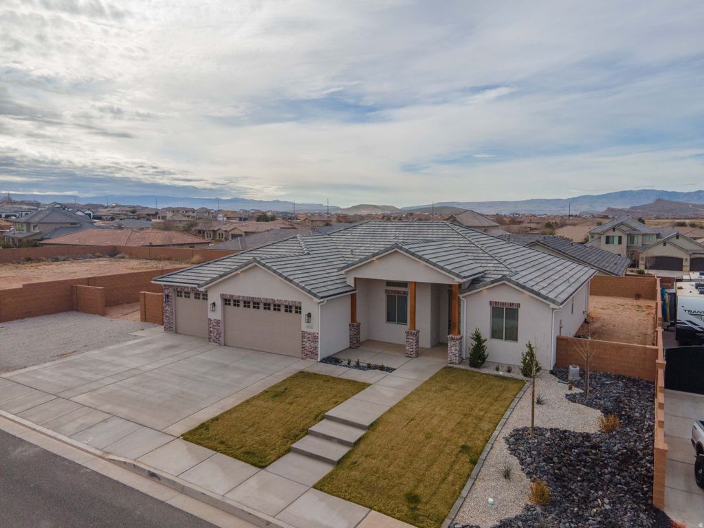 Photo of 2628 S 3210 E, Saint George, UT 84790 (MLS # 2146989)