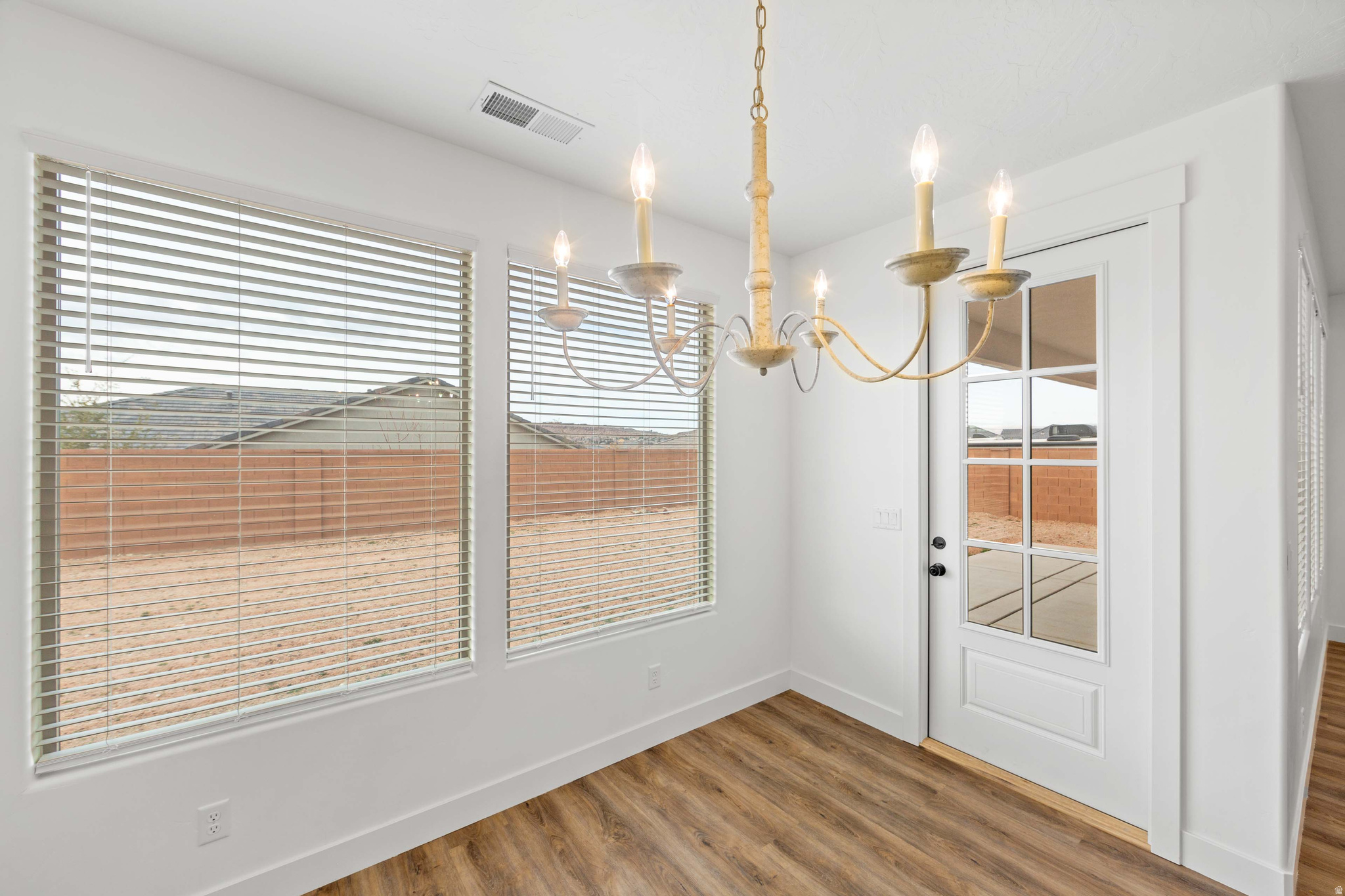 BRIDLE GATE ESTATES - Residential