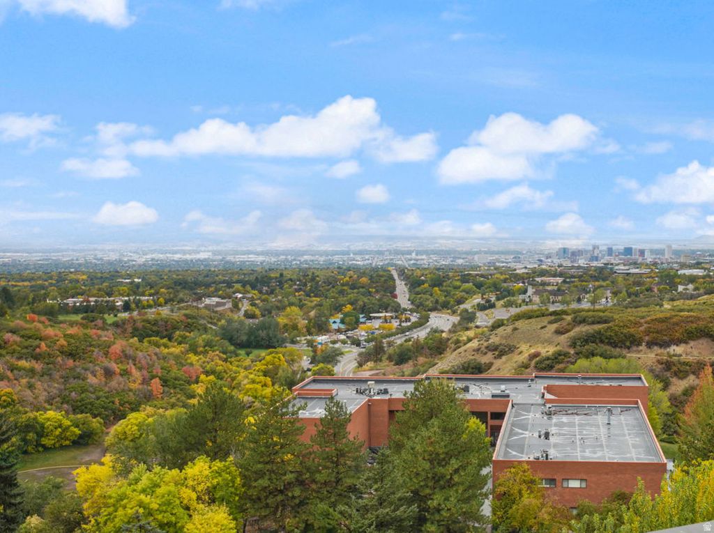 Photo of 850 S DONNER WAY #403, Salt Lake City, UT 84108 (MLS # 2134387)