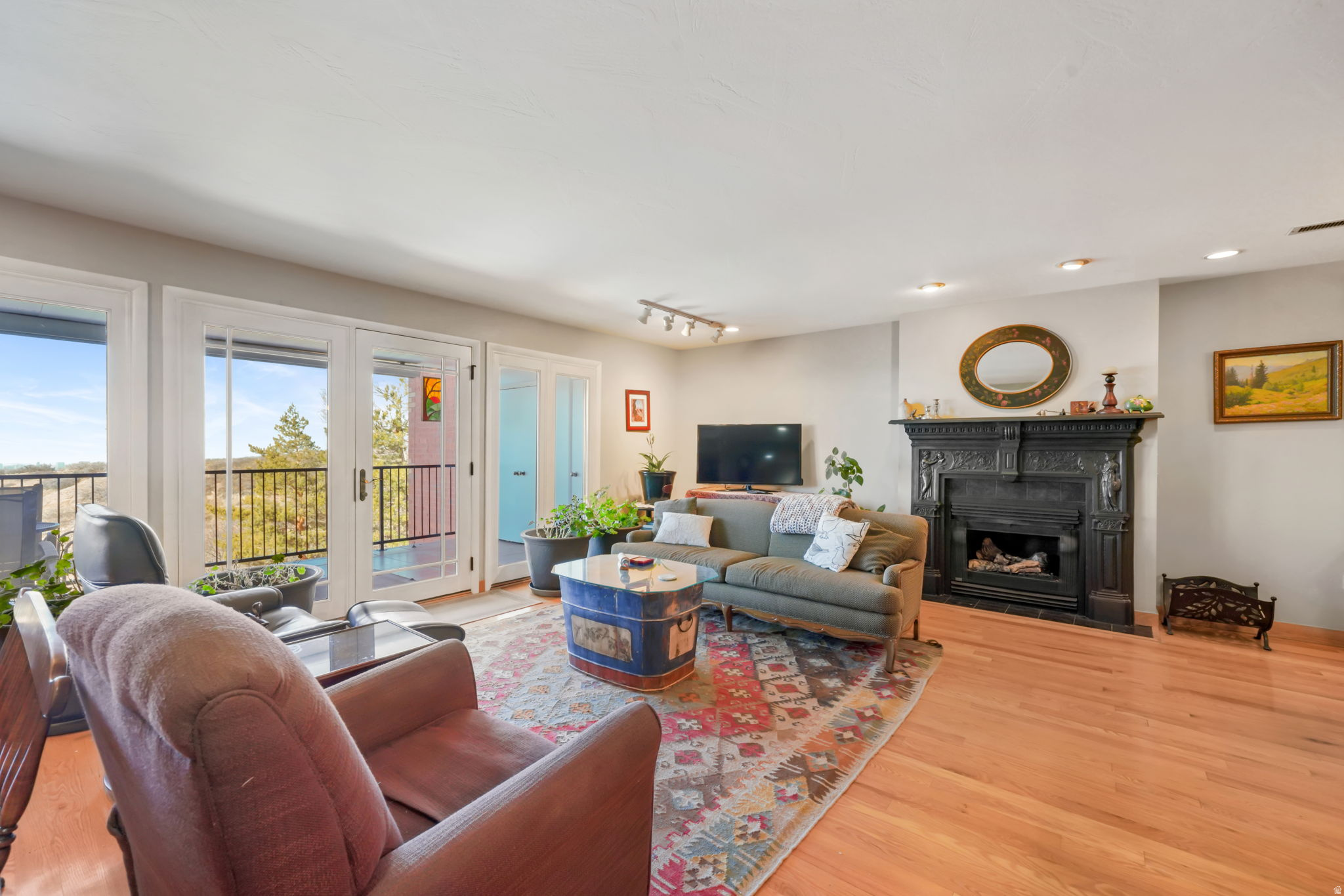 DONNER CREST - Residential