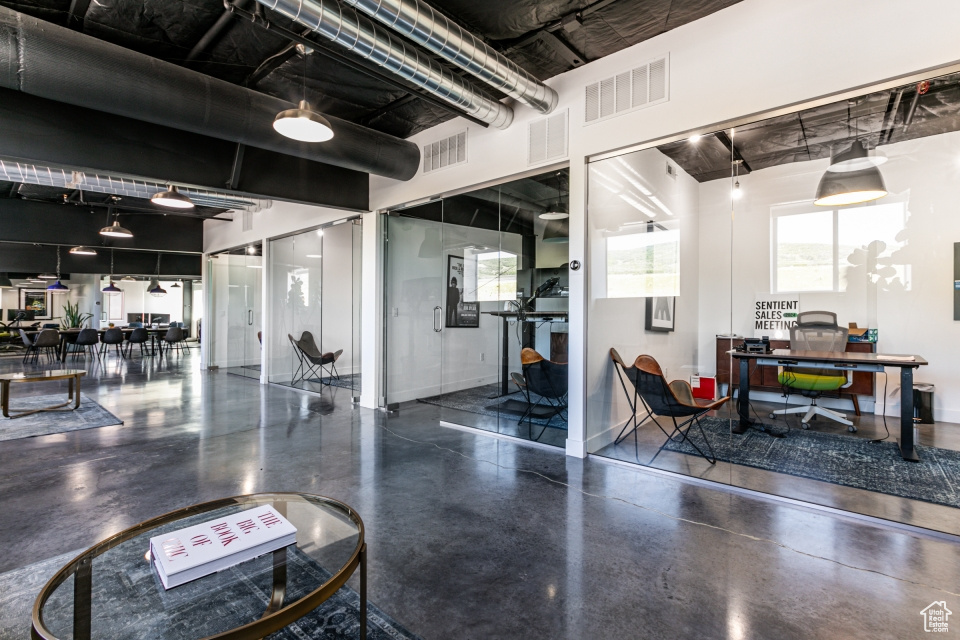 PARK CITY - Commercial Lease