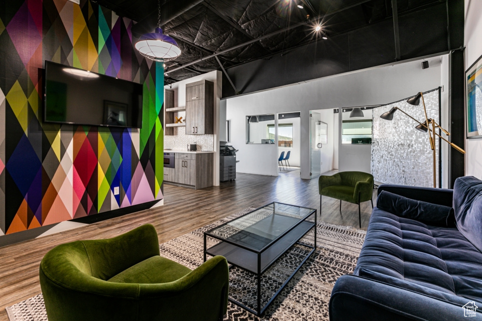 PARK CITY - Commercial Lease