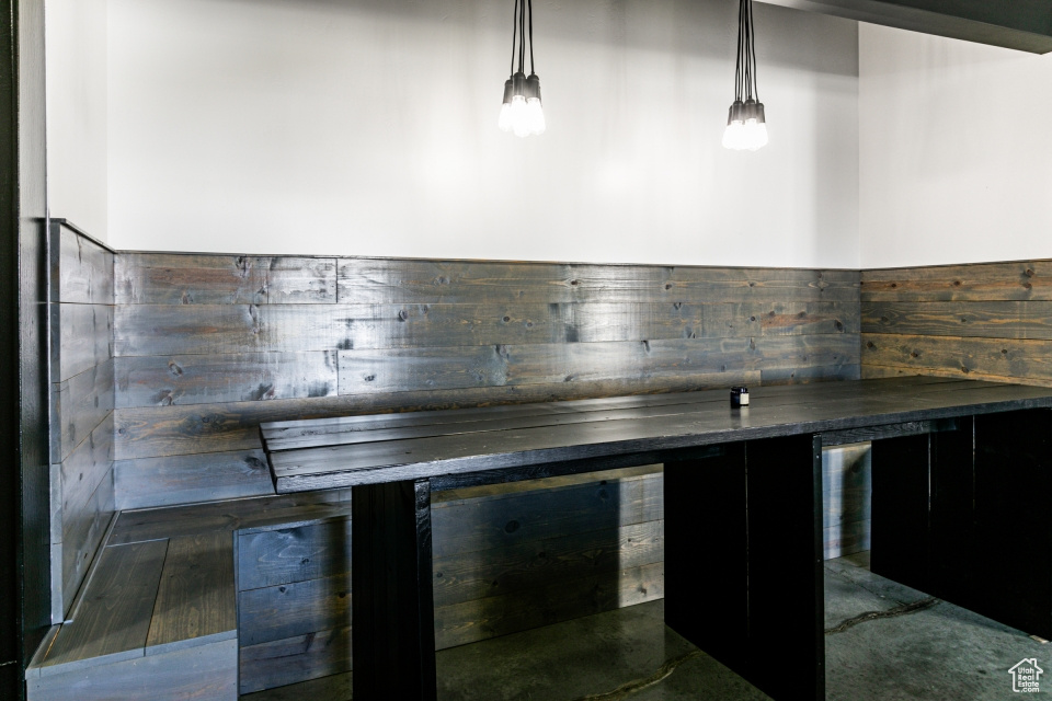 PARK CITY - Commercial Lease