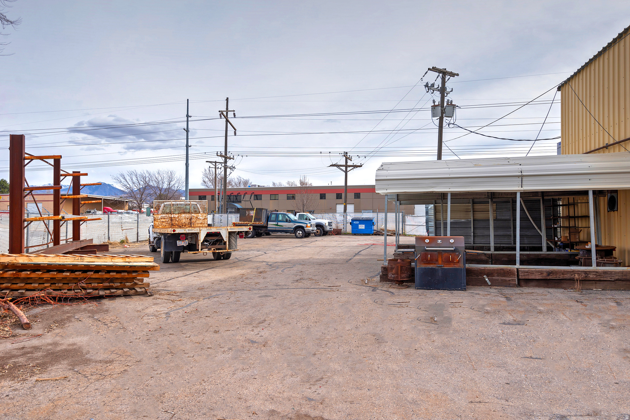 RADIUS CURVE - Commercial Sale