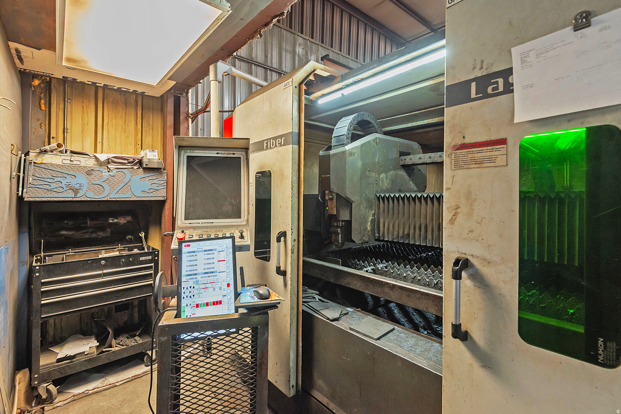 RADIUS CURVE - Commercial Sale