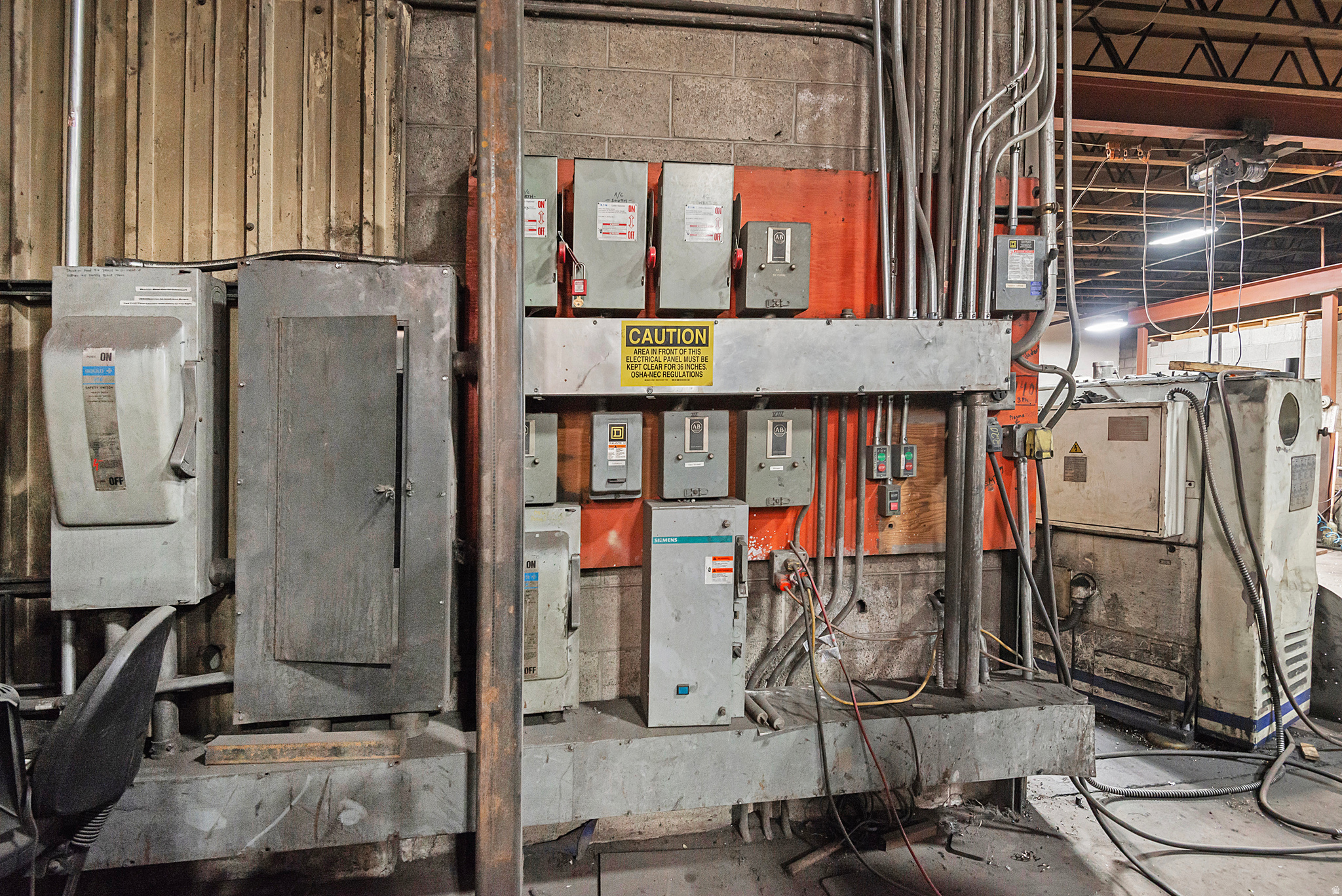 RADIUS CURVE - Commercial Sale