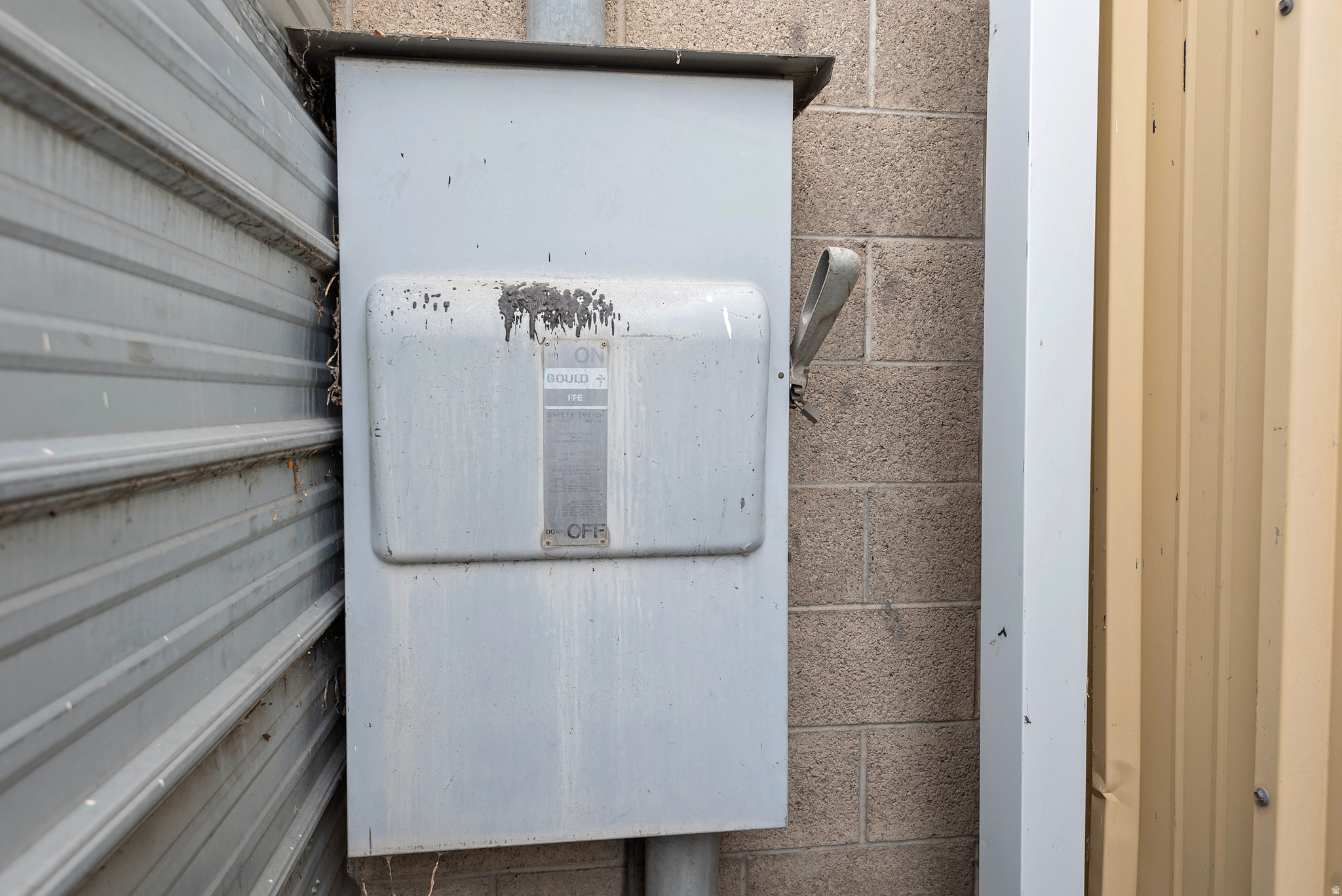 RADIUS CURVE - Commercial Sale