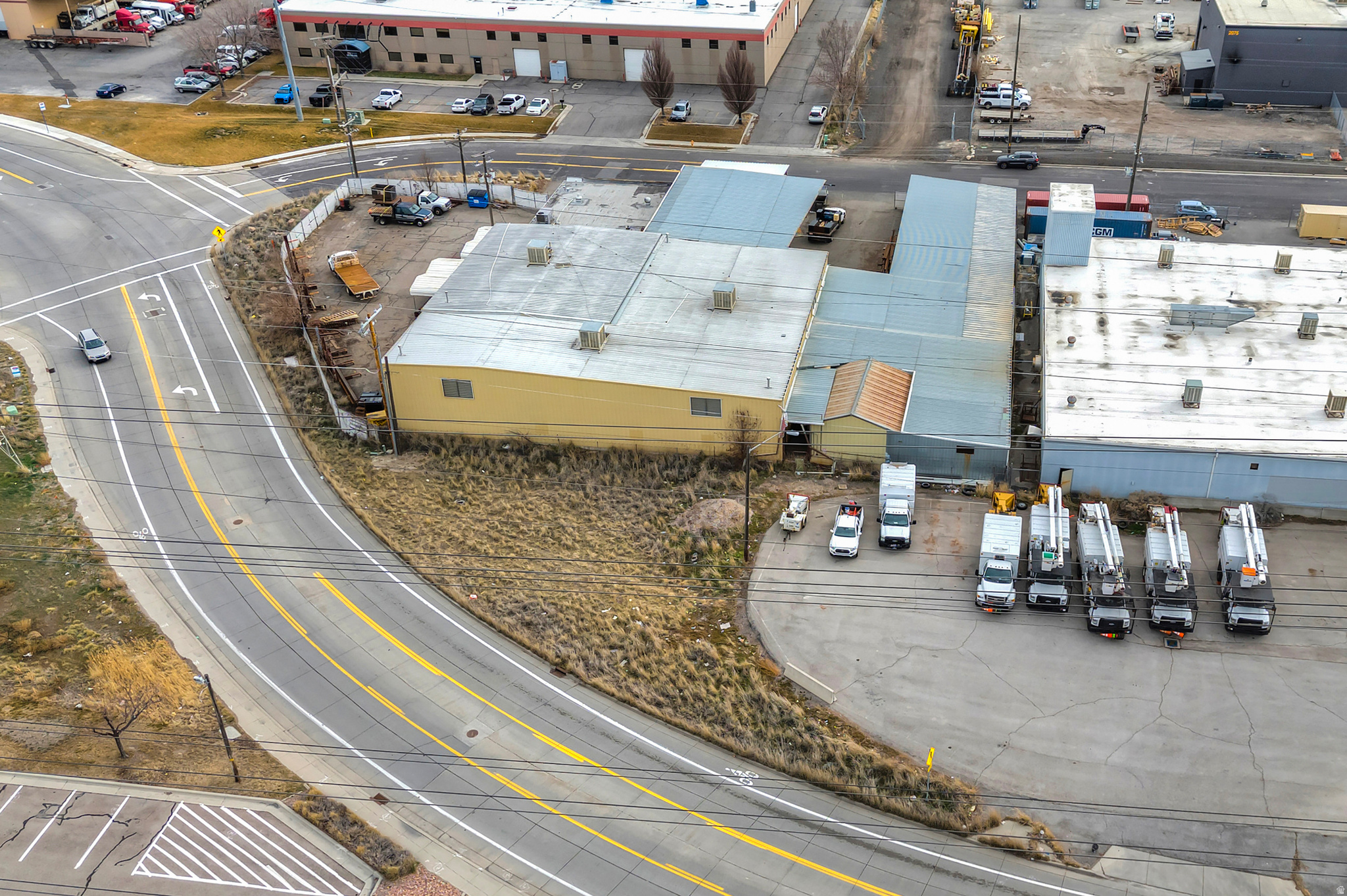 RADIUS CURVE - Commercial Sale