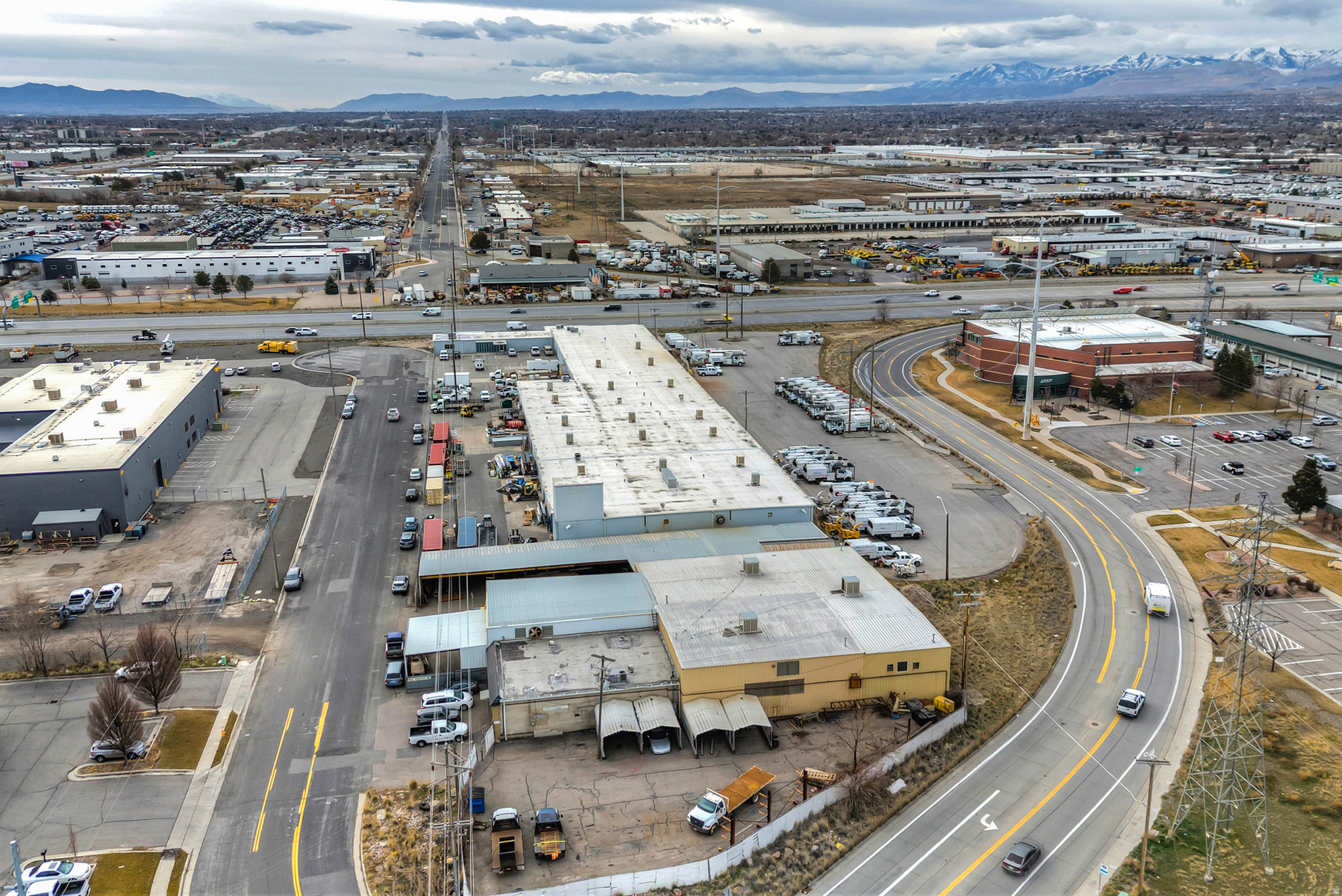 RADIUS CURVE - Commercial Sale