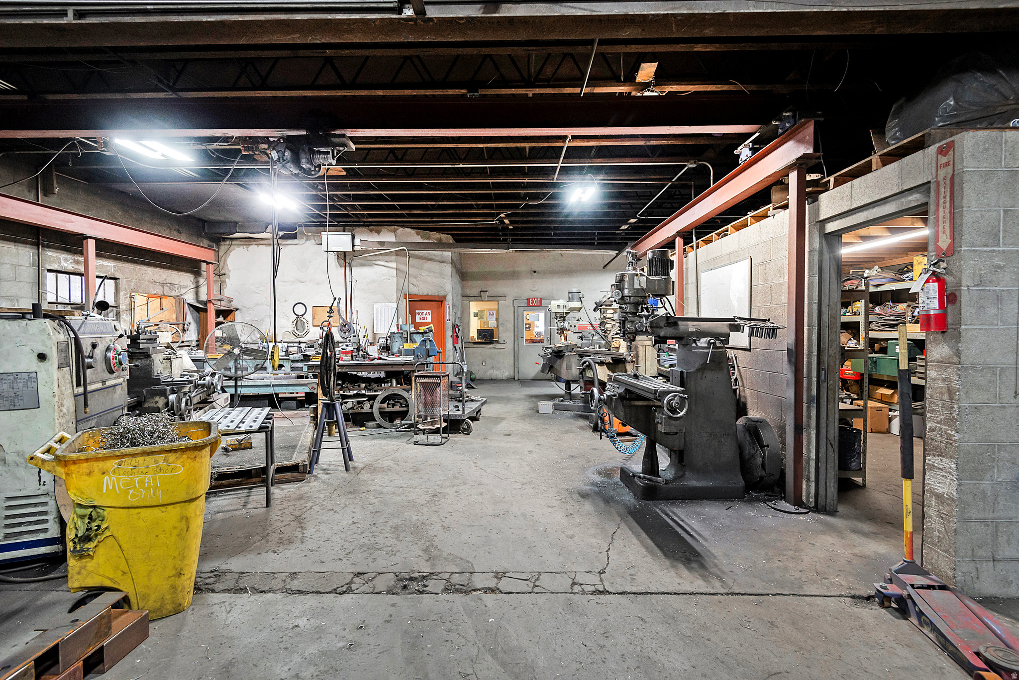 RADIUS CURVE - Commercial Sale