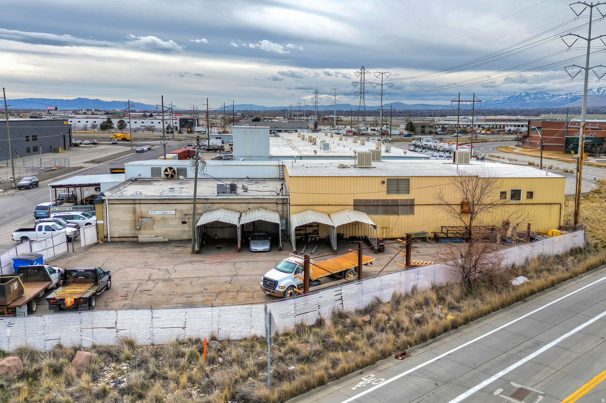 RADIUS CURVE - Commercial Sale