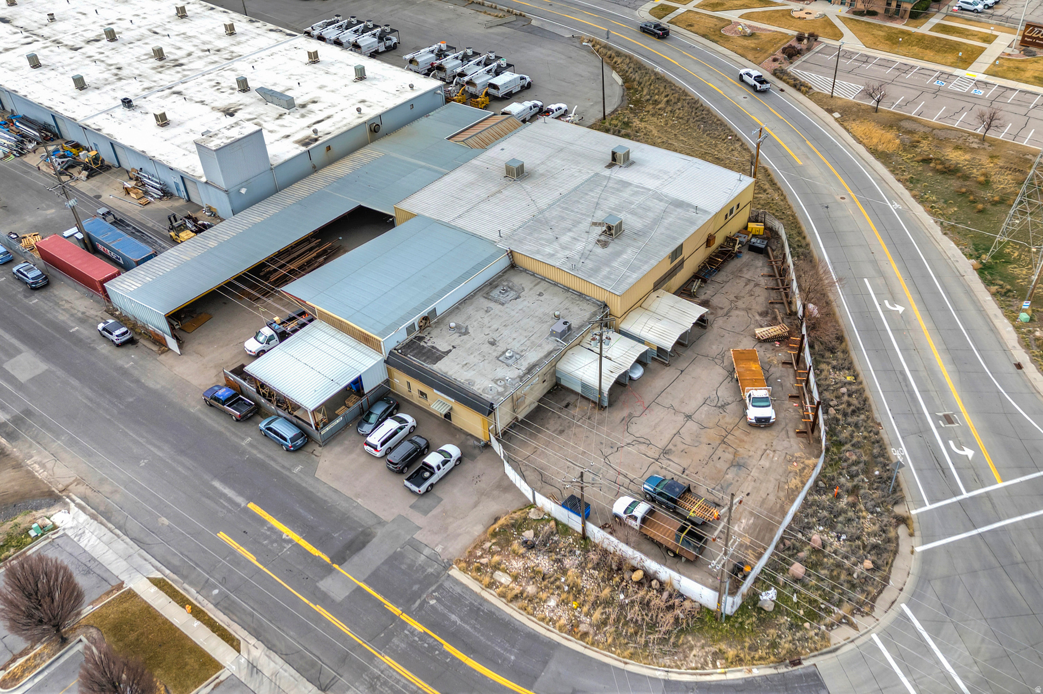 RADIUS CURVE - Commercial Sale