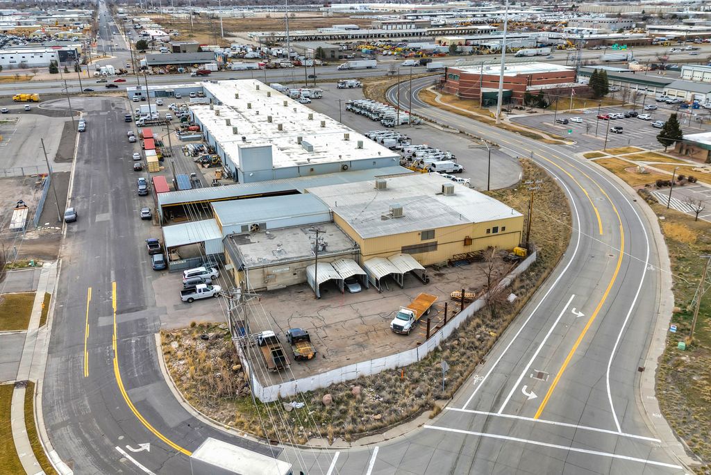 Photo of 1926 S PIONEER RD, Salt Lake City, UT 84104 (MLS # 2139382)