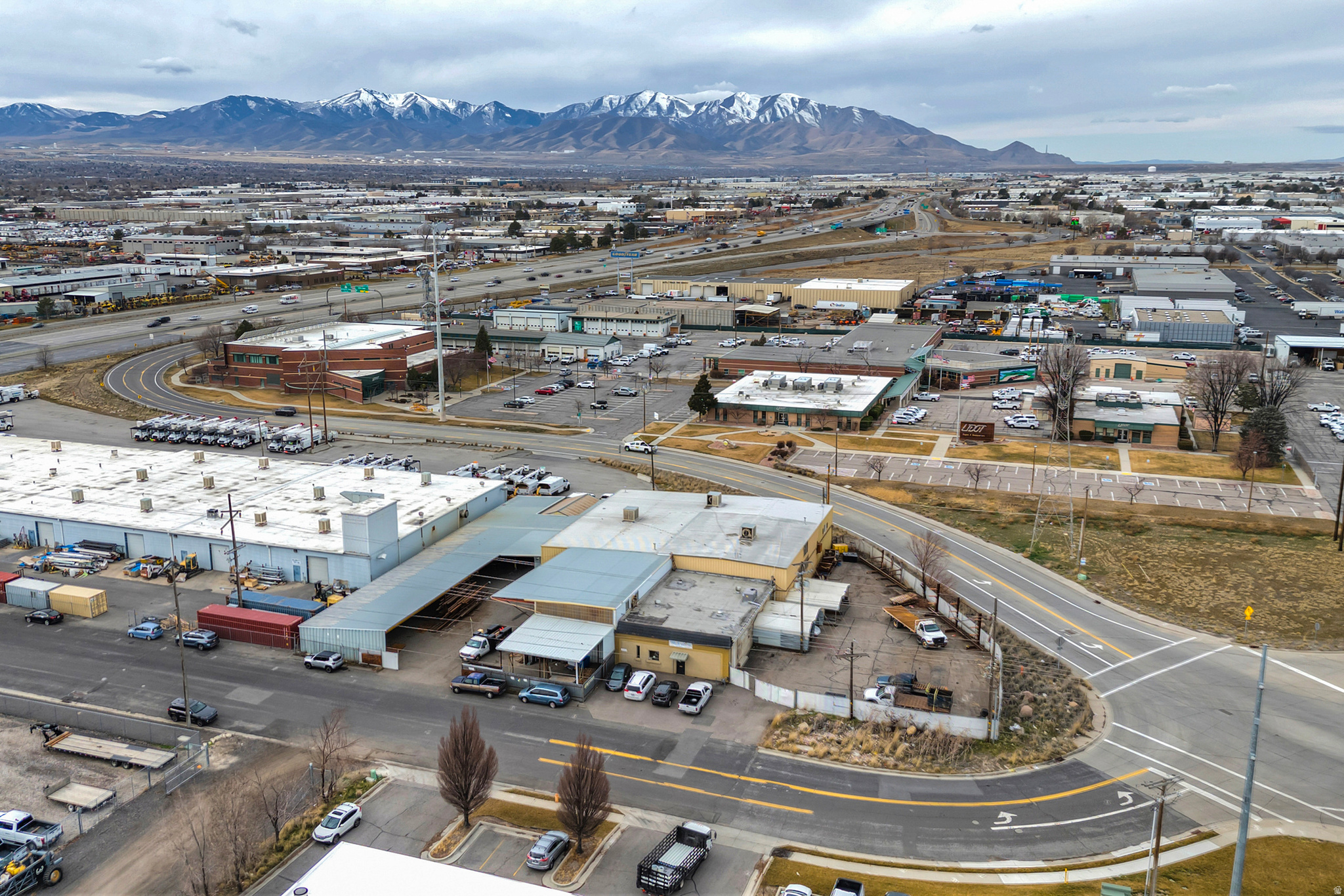 RADIUS CURVE - Commercial Sale