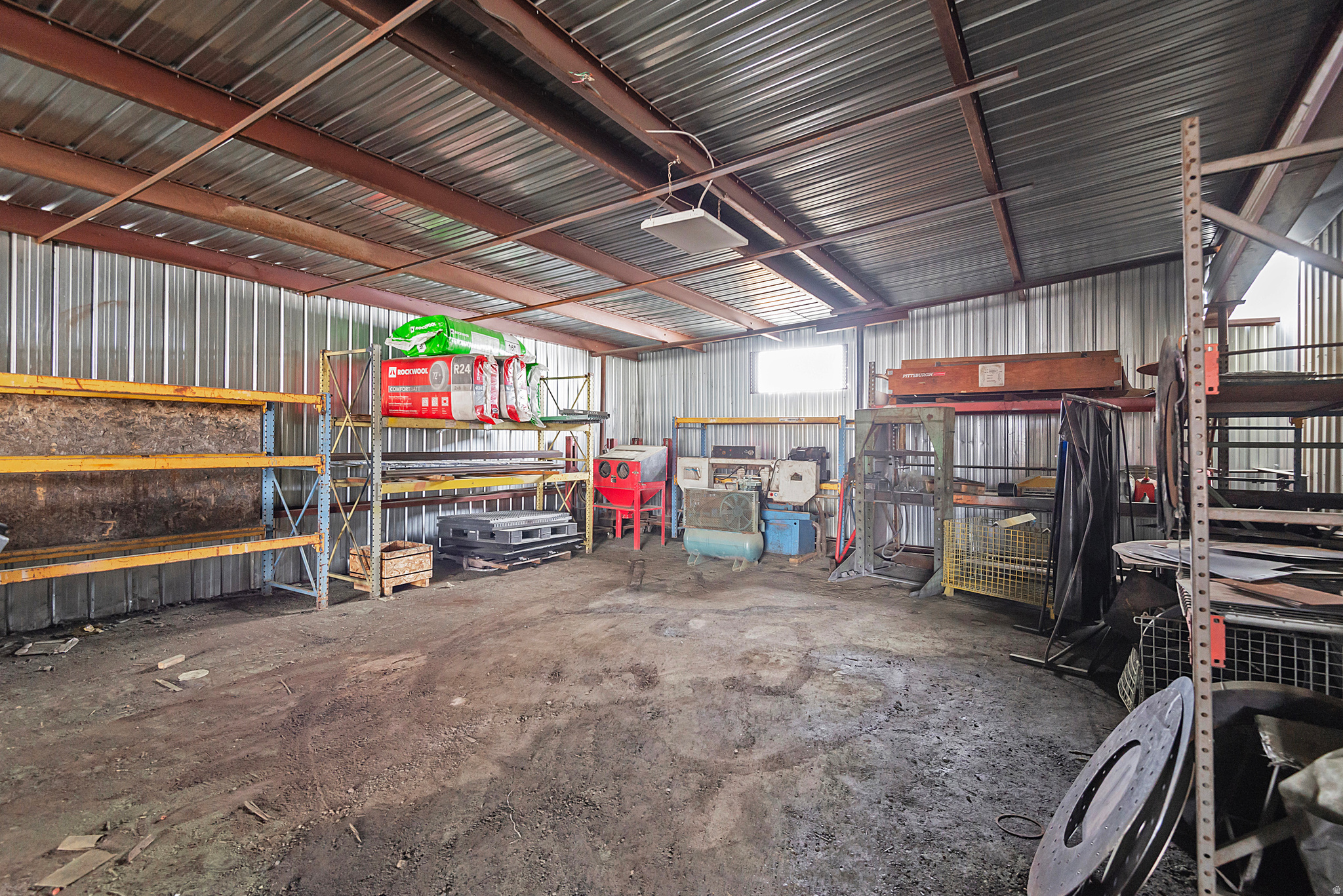 RADIUS CURVE - Commercial Sale