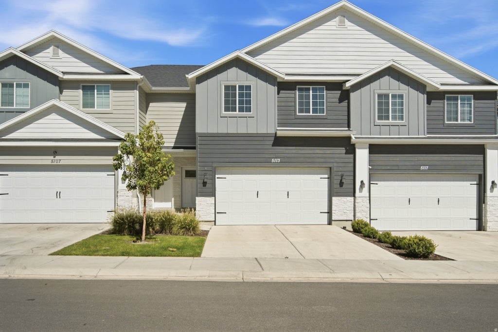 Photo of 5113 E LAKEFIELD DR, Eagle Mountain, UT 84005 (MLS # 2186668)