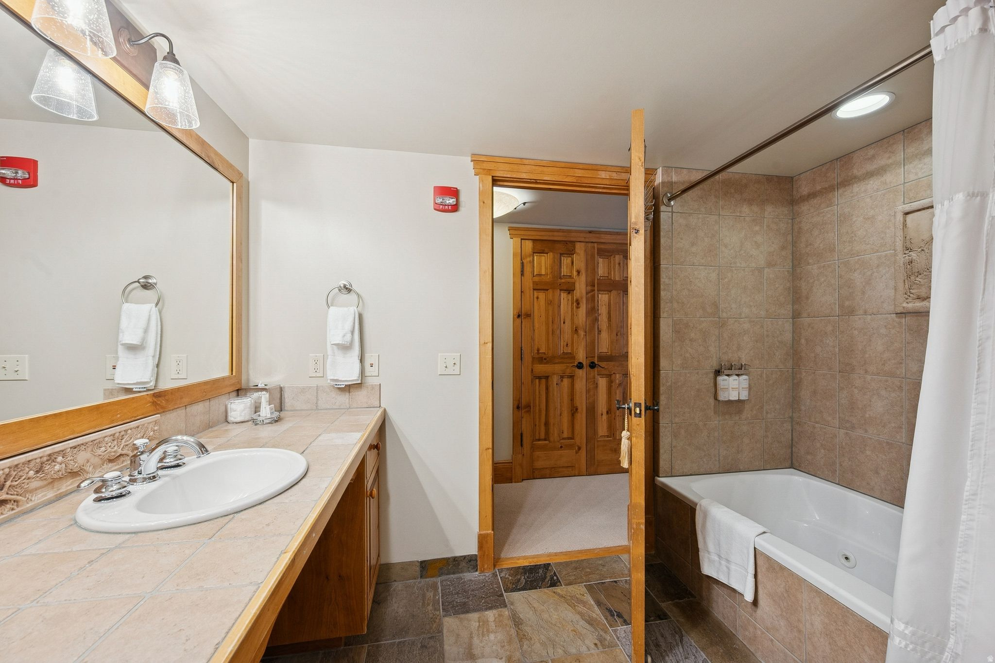 LODGES AT DEER VALLEY CONDO - Residential