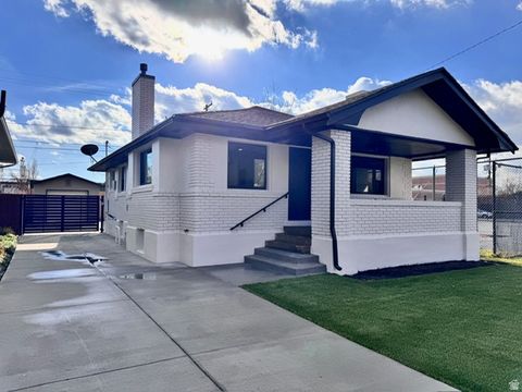 Photo of 652 E MILTON AVE, Salt Lake City, UT 84105 (MLS # 2125838)